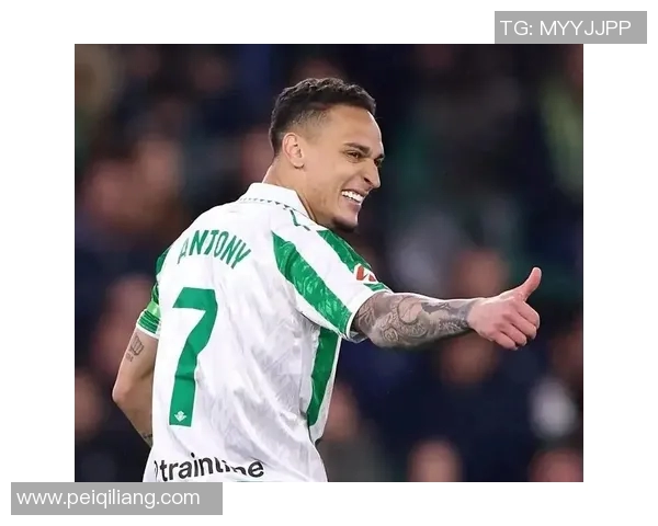 安东尼足球明星签名背后的故事与影响力解析 安东尼足球明星签名背后的故事与影响力解析